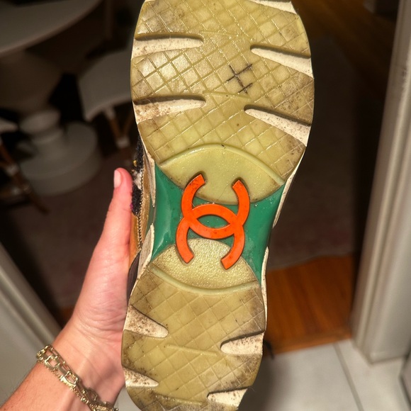 Chanel tweed sneakers size 37. Probably circa fw14 or fw15 Collectors item - Picture 2 of 7